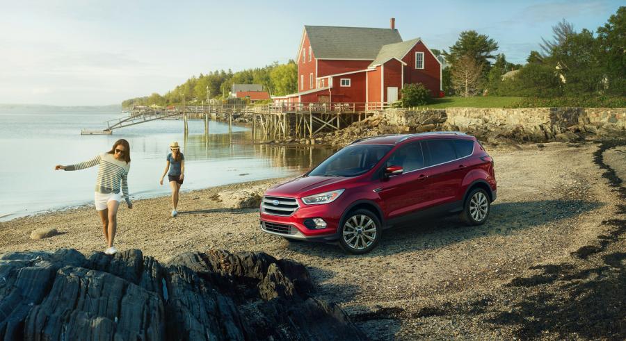  Ford Escape Titanium 2016 года  (фото 2 из 28)